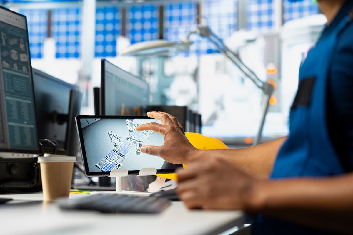 A warehouse software operator zooming on tablet screen